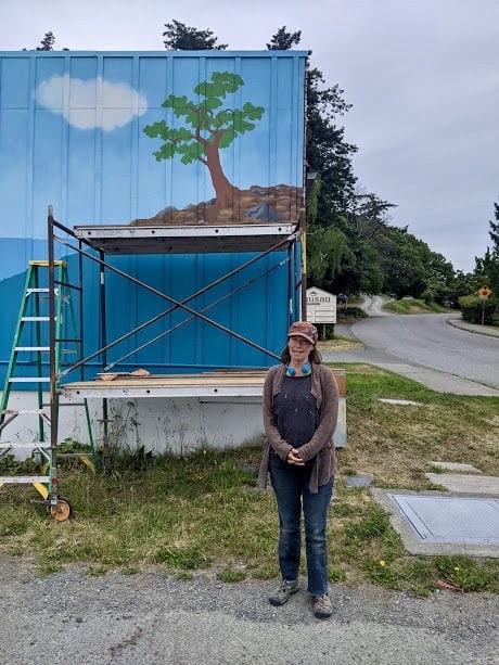Stephanie and her mural